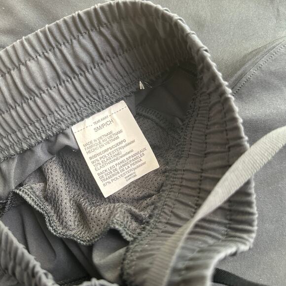 Under Armour Black Track Pant Size Small - NEW - Picture 8 of 10